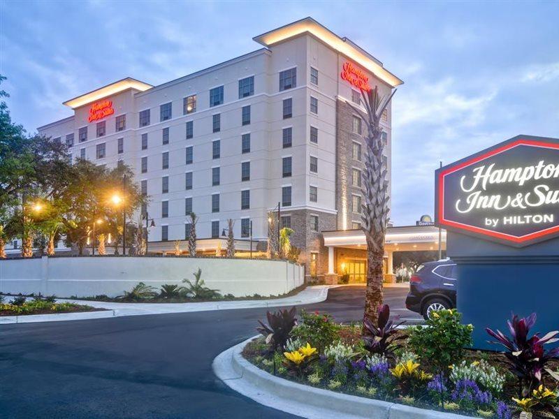 Hampton Inn & Suites Charleston Airport Exterior photo