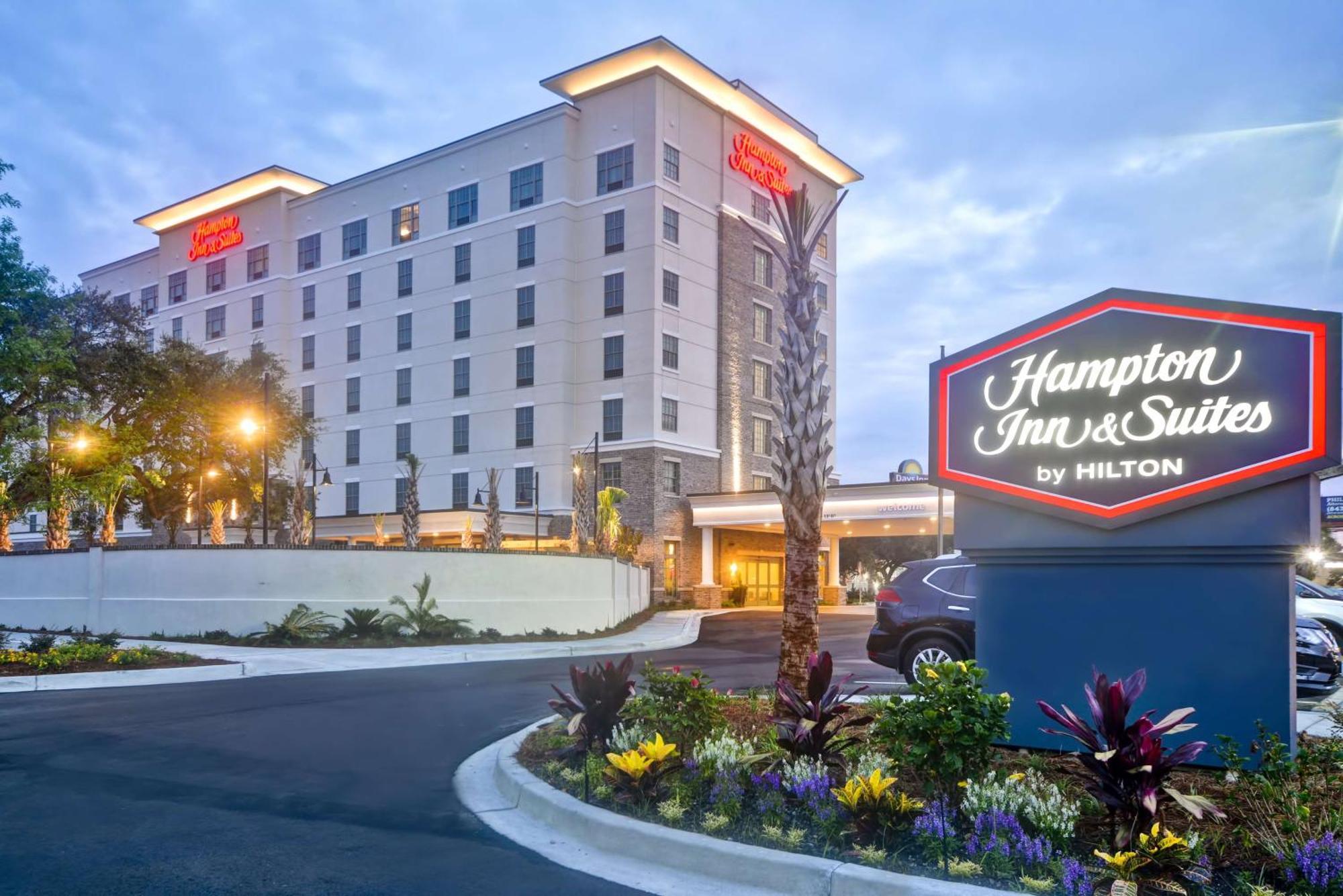 Hampton Inn & Suites Charleston Airport Exterior photo