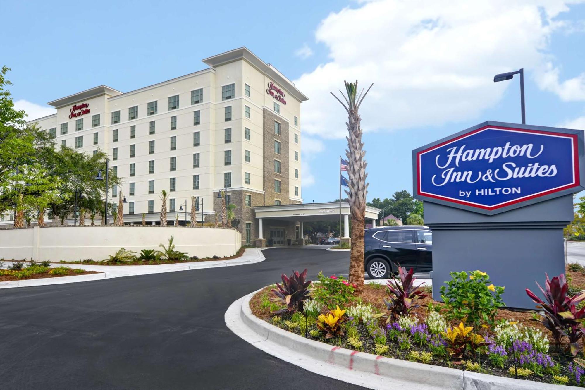 Hampton Inn & Suites Charleston Airport Exterior photo