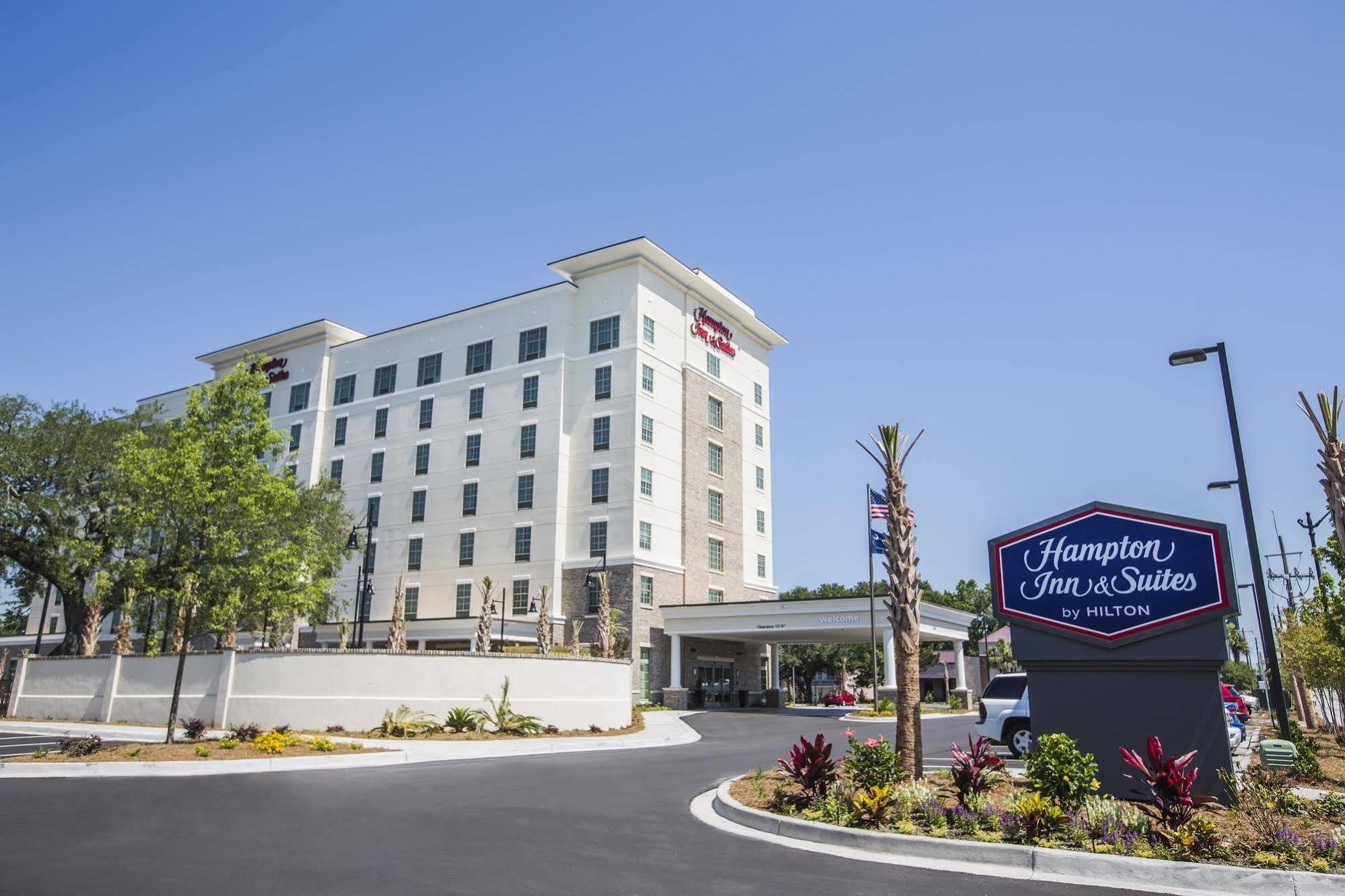 Hampton Inn & Suites Charleston Airport Exterior photo